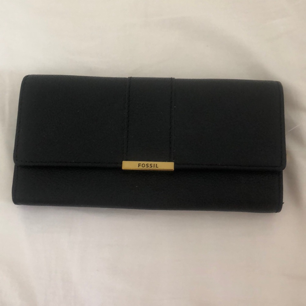 Black leather fossil wallet